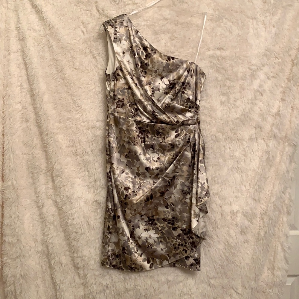 One shouldered Dress